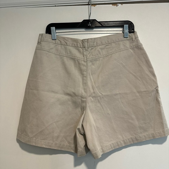 Cuffy's of Cape Cod Women’s Size: 12 Tan chino Shorts 100% Cotton. - Picture 2 of 11